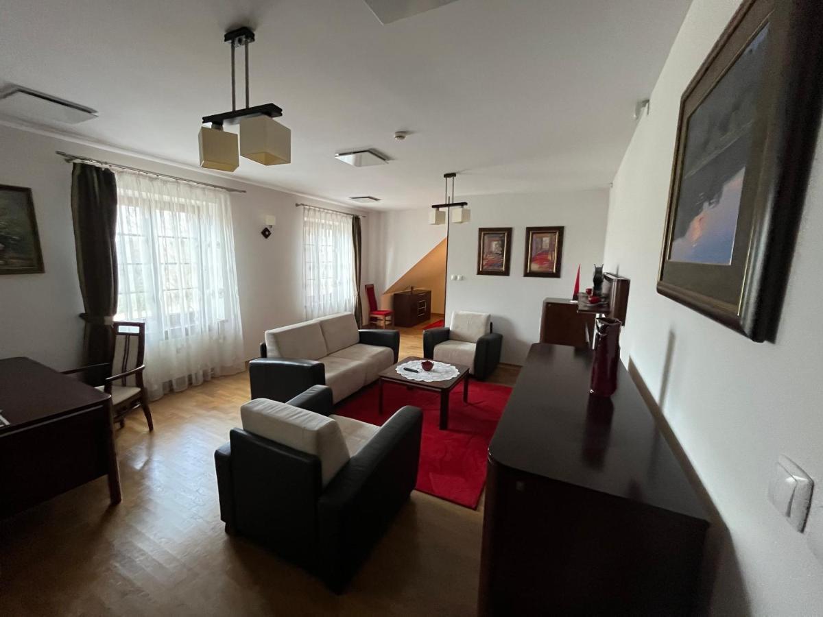 Rezydencja Dwor Polski Bełchatów Kültér fotó